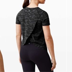 Lululemon Quick Pace Short Sleeve Sequoia Camo Print Deep Coal Black 4 NWOT